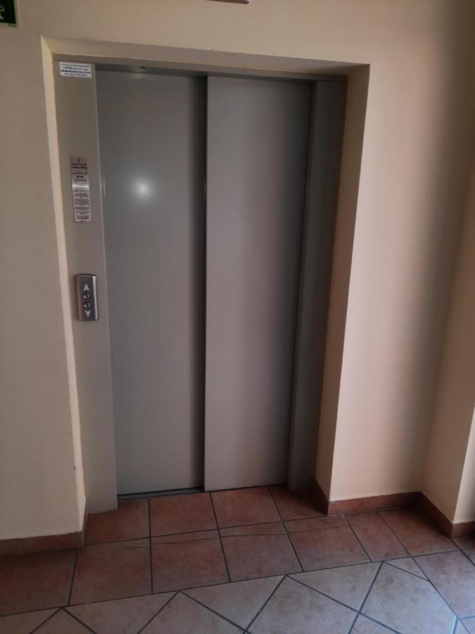 Crazy Frog Gambrinusz Ii. Apartamento Hajdúszoboszló Exterior foto